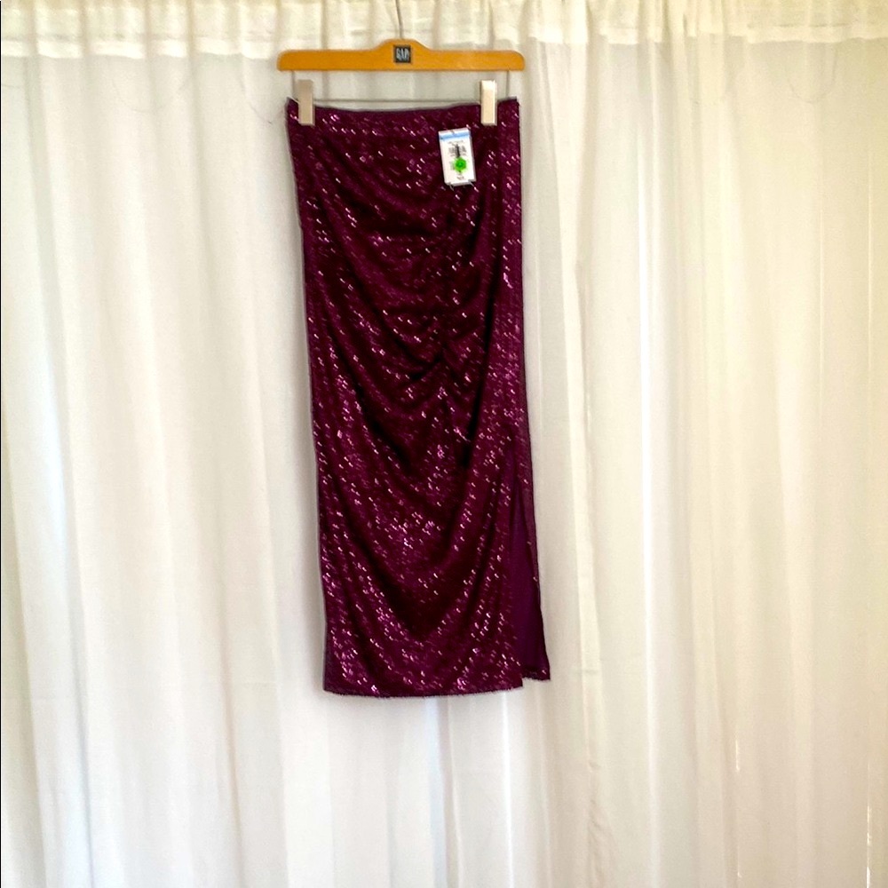 NWT Wildfox Elegant Sequin Skirt in Burgundy Size M